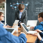 ¿Qué competencias debe desarrollar un niño en Educación Primaria según el MINEDU?