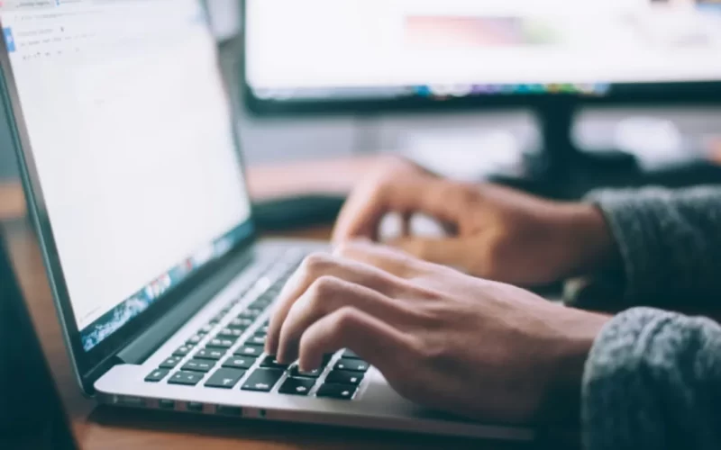 ¿Cómo descargar un certificado de estudios de secundaria?